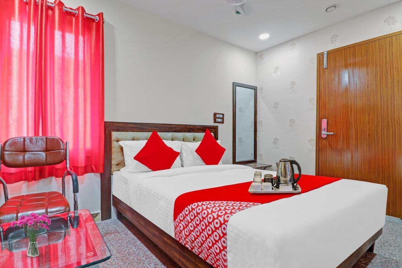Heavens Inn Near Rasoolpura Metro Station Hyderabad Exterior photo