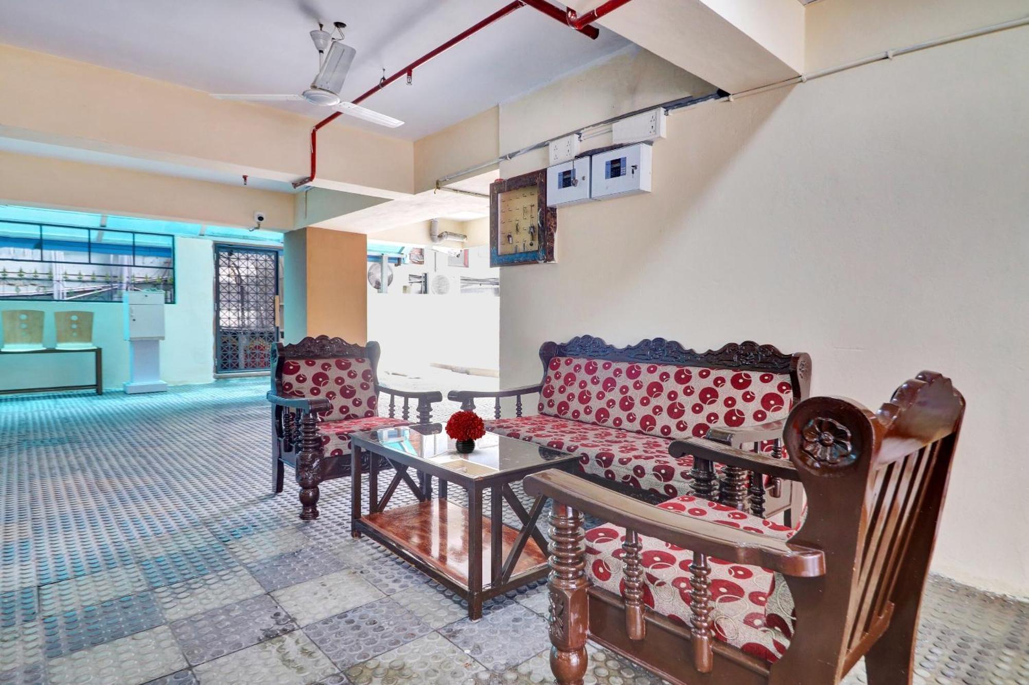Heavens Inn Near Rasoolpura Metro Station Hyderabad Exterior photo