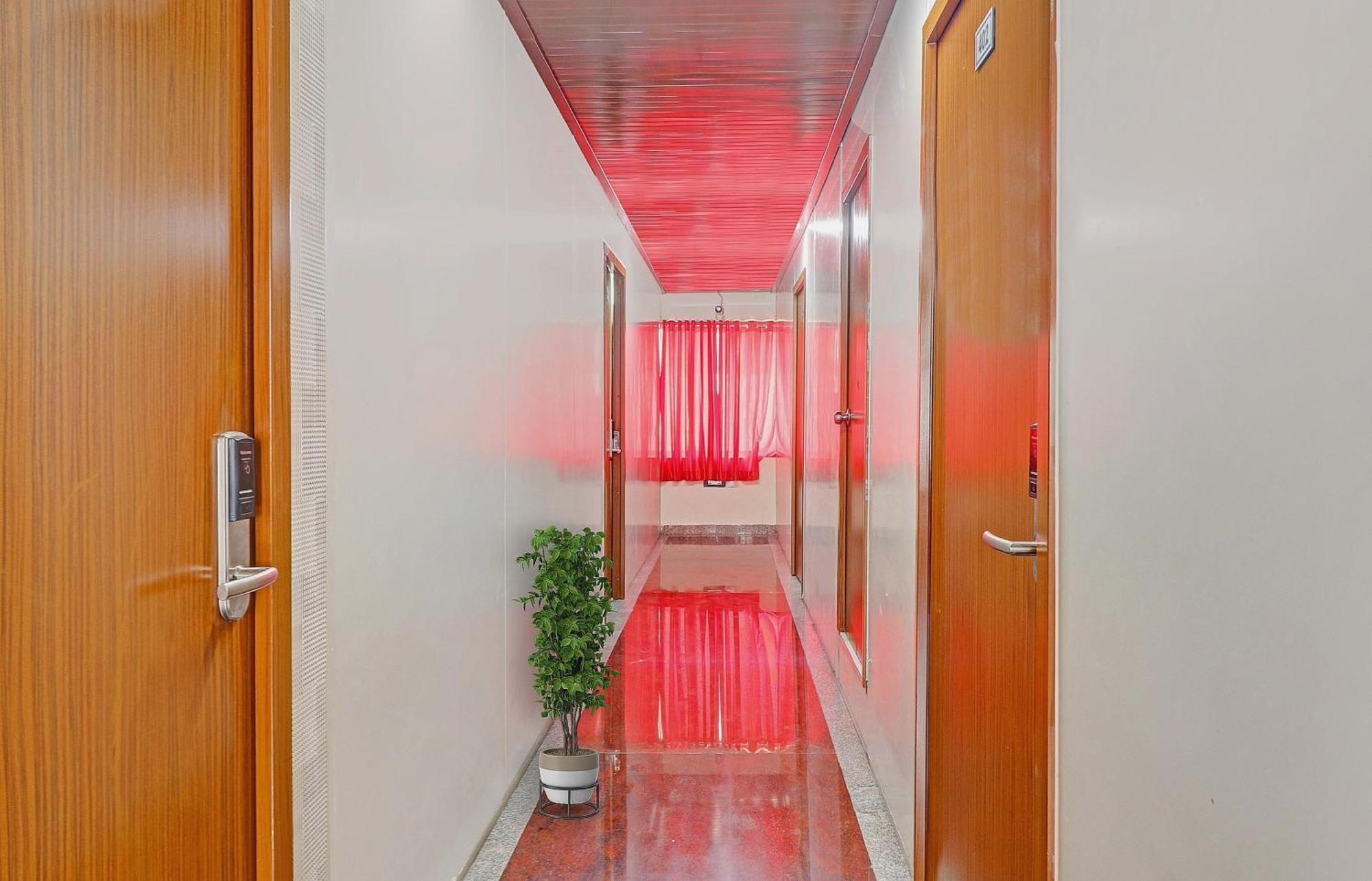 Heavens Inn Near Rasoolpura Metro Station Hyderabad Exterior photo