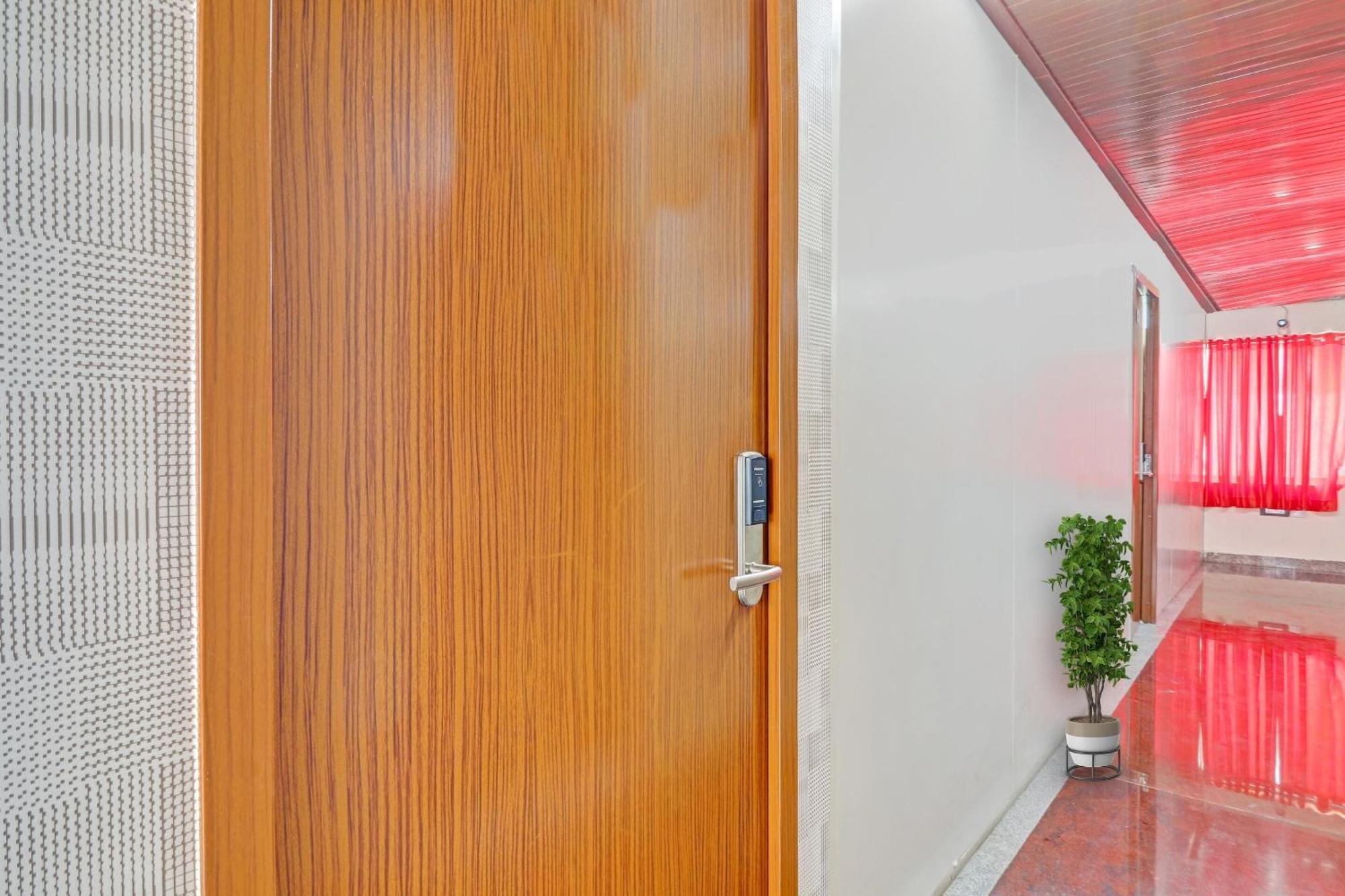 Heavens Inn Near Rasoolpura Metro Station Hyderabad Exterior photo